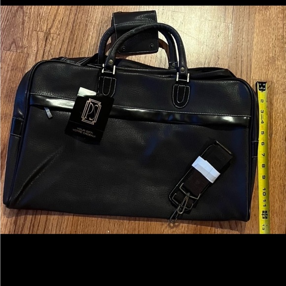 NWT - Paul Sebastian vegan duffel bag. Unisex - Picture 10 of 10